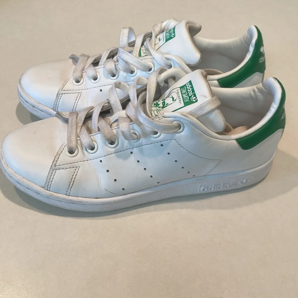 ADIDAS STAN SMITH LEATHER COURT SNEAKER LOW TOP ATHLEISURE WHITE GREEN SZ 4 EU36